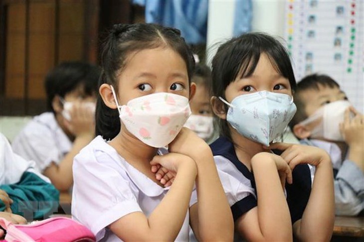 TP.HCM bỏ yêu cầu giấy xác nhận âm tính với học sinh F1 - Ảnh 1. TP.HCM bỏ yêu cầu giấy xác nhận âm tính với học sinh F1 - Ảnh 1.