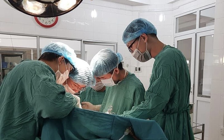 Tạo hình thành công "của quý" người đàn ông bị vợ cắt ở Sơn La