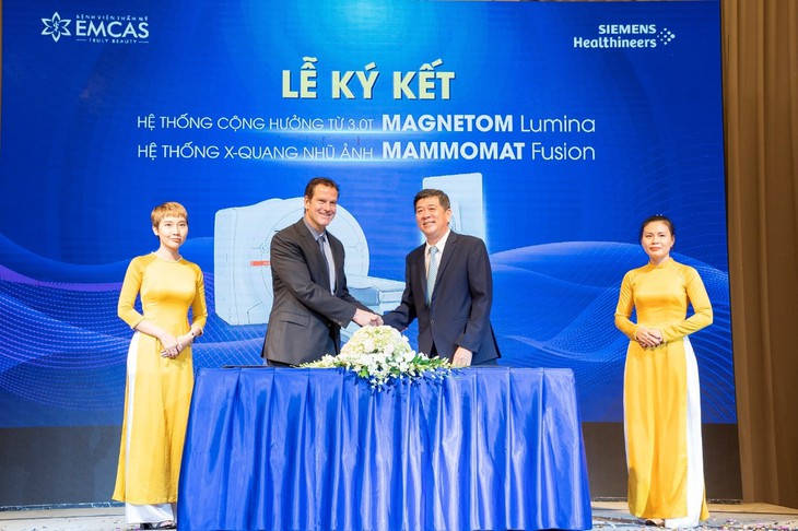 Bệnh viện EMCAS triển khai mô hình xe buýt lưu động tầm soát ung thư vú miễn phí - Ảnh 2. Bệnh viện EMCAS triển khai mô hình xe buýt lưu động tầm soát ung thư vú miễn phí - Ảnh 2.