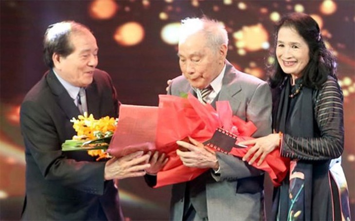 Nhà biên kịch phim 'Em bé Hà Nội' Hoàng Tích Chỉ qua đời - Ảnh 4. Nhà biên kịch phim 'Em bé Hà Nội' Hoàng Tích Chỉ qua đời - Ảnh 4.