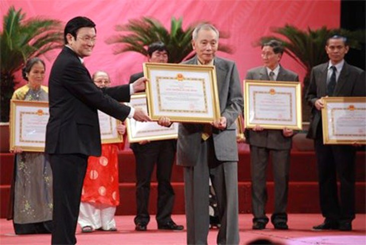 Nhà biên kịch phim 'Em bé Hà Nội' Hoàng Tích Chỉ qua đời - Ảnh 3. Nhà biên kịch phim 'Em bé Hà Nội' Hoàng Tích Chỉ qua đời - Ảnh 3.