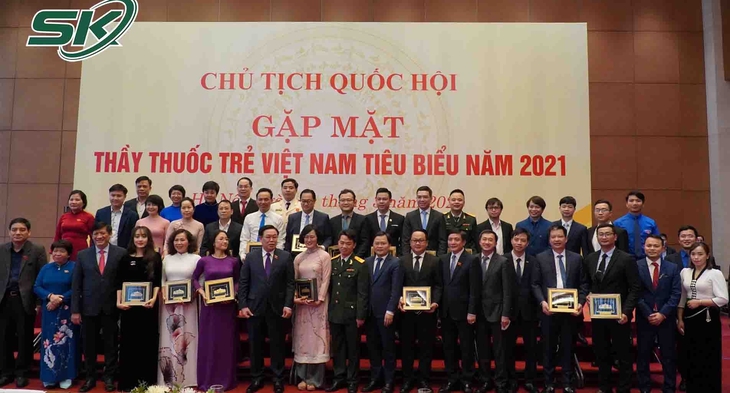Chủ tịch Quốc hội gặp mặt thầy thuốc trẻ Việt Nam tiêu biểu năm 2021 - Ảnh 2. Chủ tịch Quốc hội gặp mặt thầy thuốc trẻ Việt Nam tiêu biểu năm 2021 - Ảnh 2.