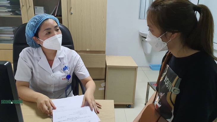 Chỉ mới mắc COVID-19 được 2 ngày, người phụ nữ tá hỏa vì bệnh vảy nến bùng phát thành thể nặng - Ảnh 2. Chỉ mới mắc COVID-19 được 2 ngày, người phụ nữ tá hỏa vì bệnh vảy nến bùng phát thành thể nặng - Ảnh 2.