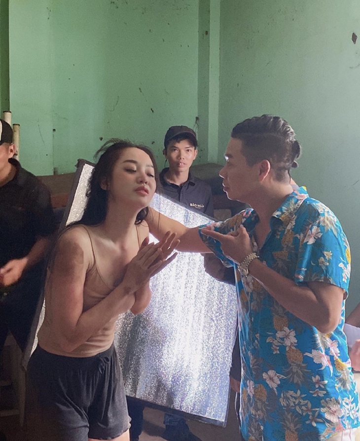 Đời thực của Hoàng Hải Thu - bà trùm ma túy Phim "Bão ngầm: Vòng eo nhỏ hơn Ngọc Trinh, 27 tuổi đã giàu có nhờ khôn khéo kinh doanh - Ảnh 4.