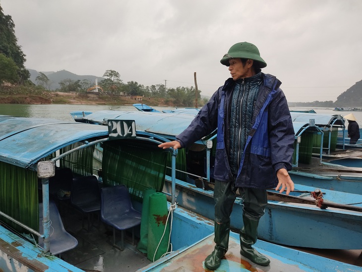 Những ngày khó của phu thuyền làng Na trên sông Son - Ảnh 6.