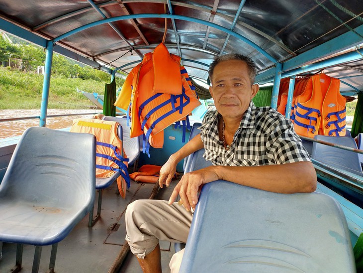 Những ngày khó của phu thuyền làng Na trên sông Son - Ảnh 3.