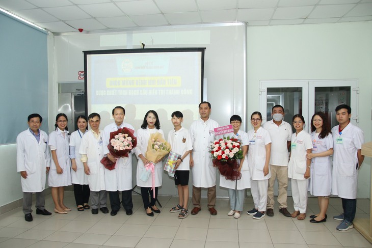 Lần đầu tiên thực hiện thành công ca gạn tách bạch cầu trẻ em tại Miền Trung-Tây Nguyên - Ảnh 2. Lần đầu tiên thực hiện thành công ca gạn tách bạch cầu trẻ em tại Miền Trung-Tây Nguyên - Ảnh 2.