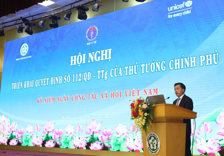 Nhân viên công tác xã hội y tế: 'chở niềm tin' để 'gieo hy vọng' cho người bệnh - Ảnh 1. Nhân viên công tác xã hội y tế: 'chở niềm tin' để 'gieo hy vọng' cho người bệnh - Ảnh 1.