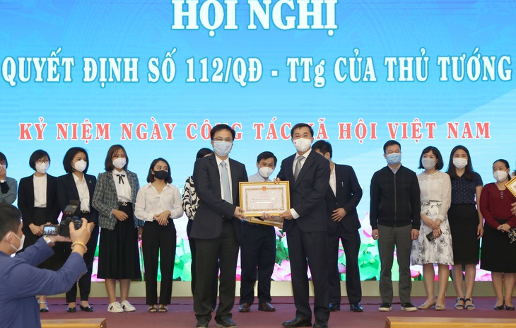 Nhân viên công tác xã hội y tế: 'chở niềm tin' để 'gieo hy vọng' cho người bệnh - Ảnh 3. Nhân viên công tác xã hội y tế: 'chở niềm tin' để 'gieo hy vọng' cho người bệnh - Ảnh 3.