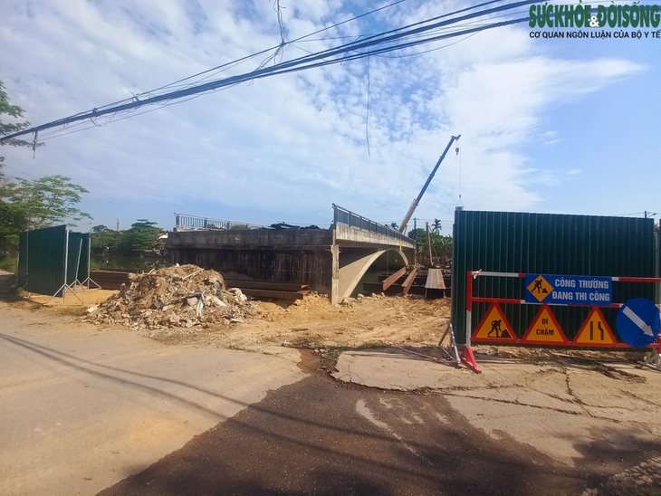 Cây cầu ‘tai tiếng’ ở Huế vì không có đường dẫn, đội vốn nhiều lần bây giờ ra sao? - Ảnh 1. Cây cầu ‘tai tiếng’ ở Huế vì không có đường dẫn, đội vốn nhiều lần bây giờ ra sao? - Ảnh 1.