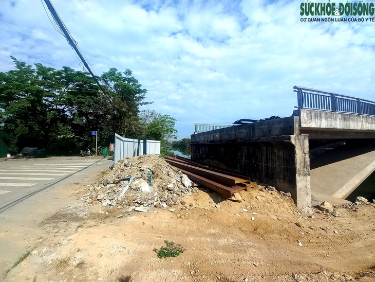 Cây cầu ‘tai tiếng’ ở Huế vì không có đường dẫn, đội vốn nhiều lần bây giờ ra sao? - Ảnh 6. Cây cầu ‘tai tiếng’ ở Huế vì không có đường dẫn, đội vốn nhiều lần bây giờ ra sao? - Ảnh 6.