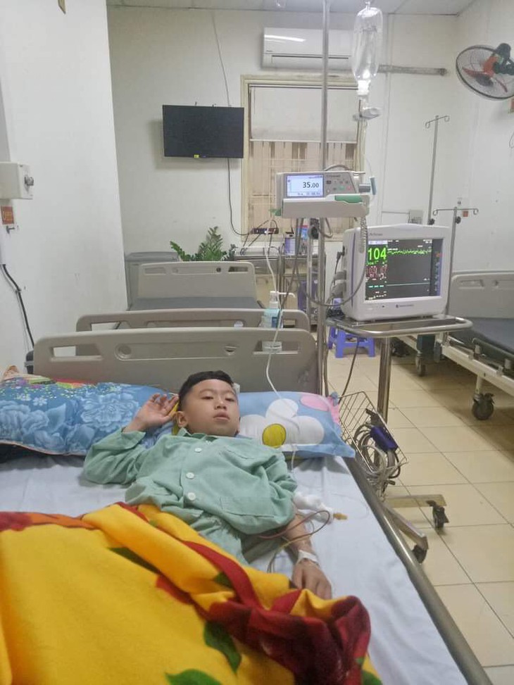 MS 744: Người cha nghèo mong 50 triệu đồng cho con phẫu thuật tim - Ảnh 1.