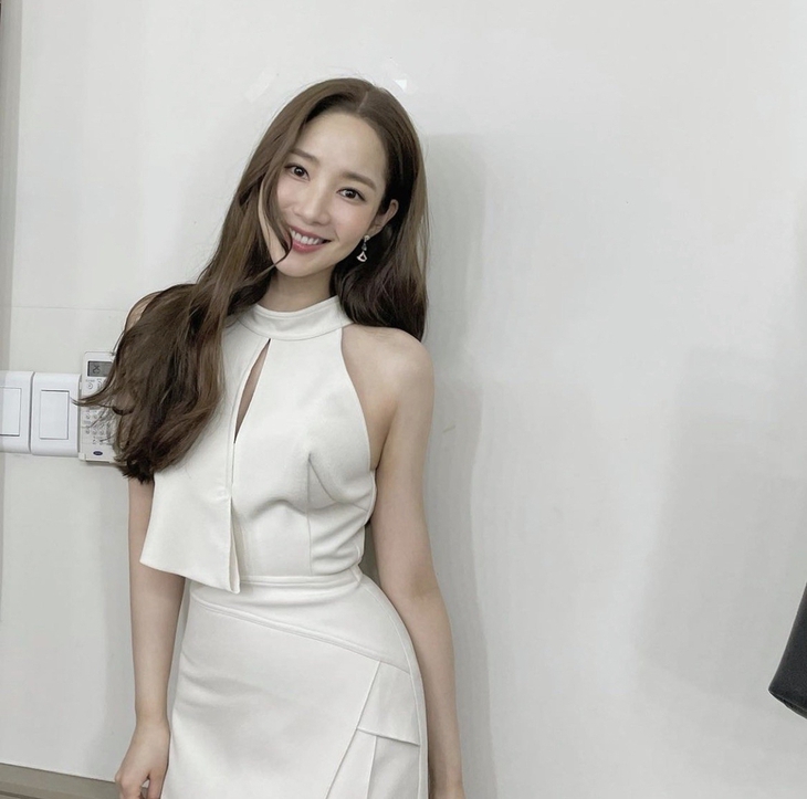 Chế độ ăn hà khắc như này bảo sao "bạn gái" Lee Min Ho, Park Min Young tự tin khoe mặt mộc, eo thon - Ảnh 6. Chế độ ăn hà khắc như này bảo sao "bạn gái" Lee Min Ho, Park Min Young tự tin khoe mặt mộc, eo thon - Ảnh 6.