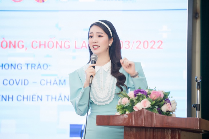 Á hậu Thụy Vân không lo lắng khi chồng đi đánh golf - Ảnh 2. Á hậu Thụy Vân không lo lắng khi chồng đi đánh golf - Ảnh 2.