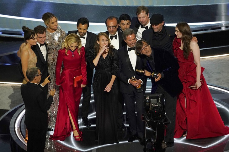 Giải Oscar 2022: "CODA" đại thắng, giành giải Phim hay nhất - Ảnh 1. Giải Oscar 2022: "CODA" đại thắng, giành giải Phim hay nhất - Ảnh 1.