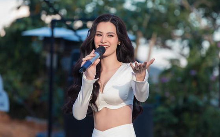 Đông Nhi chiếm trọn trái tim của showbiz Việt, vì sao?
