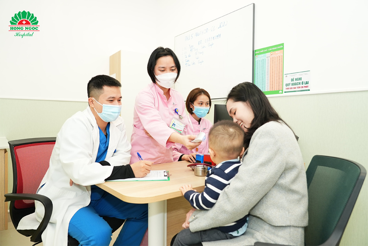 Lý do khiến gia đình cầu thủ Duy Mạnh an tâm đưa con đi tiêm chủng giữa mùa dịch - Ảnh 2. Lý do khiến gia đình cầu thủ Duy Mạnh an tâm đưa con đi tiêm chủng giữa mùa dịch - Ảnh 2.