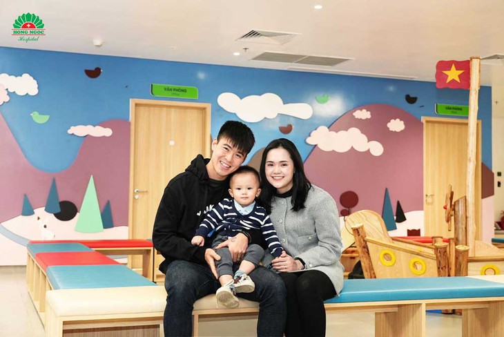 Lý do khiến gia đình cầu thủ Duy Mạnh an tâm đưa con đi tiêm chủng giữa mùa dịch - Ảnh 3. Lý do khiến gia đình cầu thủ Duy Mạnh an tâm đưa con đi tiêm chủng giữa mùa dịch - Ảnh 3.