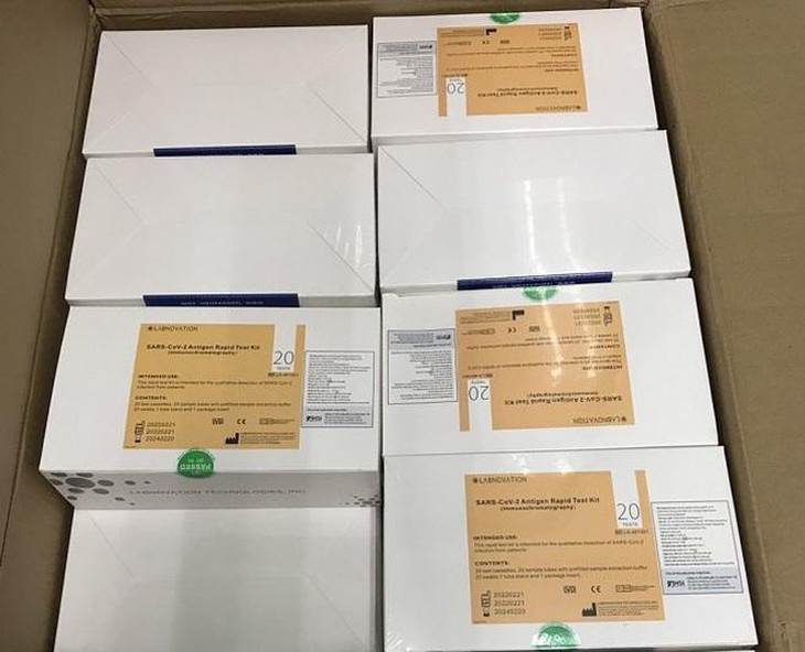 Lô hàng 3.000 kit test nhanh COVID-19 không rõ nguồn gốc xuất xứ  bị lực lượng chức năng phát hiện.