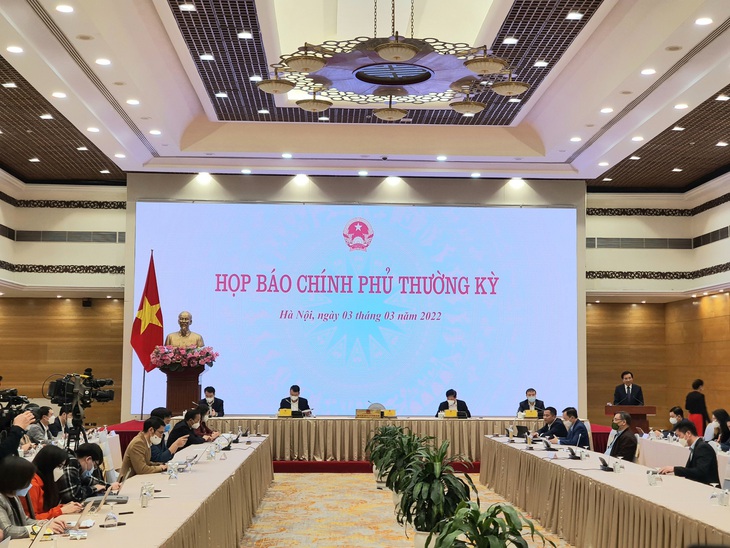 Thứ trưởng Đỗ Xuân Tuyên: Người dân chỉ mua kit test COVID-19 khi cần, dùng đến đâu mua đến đó - Ảnh 2.