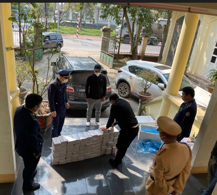 Quảng Ninh: Thu giữ 1.500 bộ kit test nhanh không rõ nguồn gốc - Ảnh 1.
