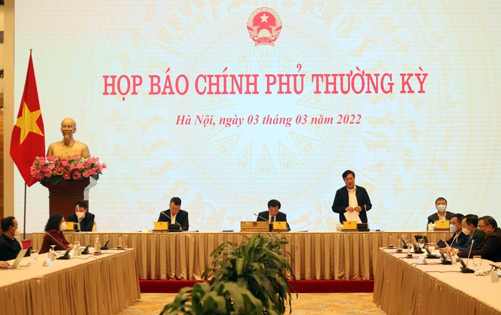 Thứ trưởng Đỗ Xuân Tuyên: Người dân chỉ mua kit test COVID-19 khi cần, dùng đến đâu mua đến đó - Ảnh 3.