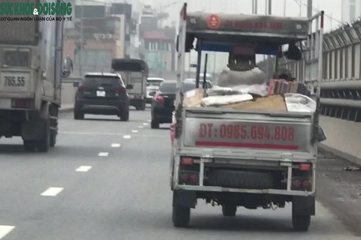 Xử nghiêm xe lam, xe máy đi vào đường vành đai 2 trên cao - Ảnh 3.