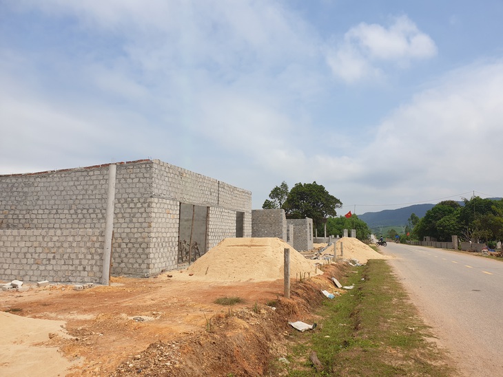 Nhanh chóng xử lý tình trạng xây dựng trái phép chờ đền bù tại Quảng Trạch sau phản ánh của Báo SK&ĐS - Ảnh 1. Nhanh chóng xử lý tình trạng xây dựng trái phép chờ đền bù tại Quảng Trạch sau phản ánh của Báo SK&ĐS - Ảnh 1.
