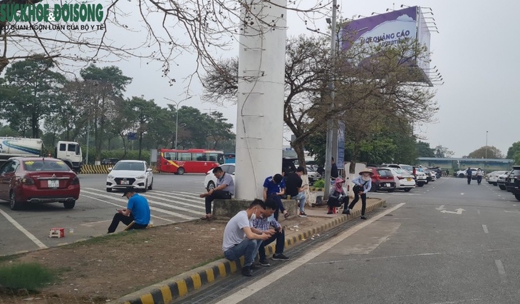 Xem xét chấm dứt hợp đồng đối với ô tô điện chạy sai tuyến, “chặt chém” khách ở sân bay Nội Bài - Ảnh 8. Xem xét chấm dứt hợp đồng đối với ô tô điện chạy sai tuyến, “chặt chém” khách ở sân bay Nội Bài - Ảnh 8.