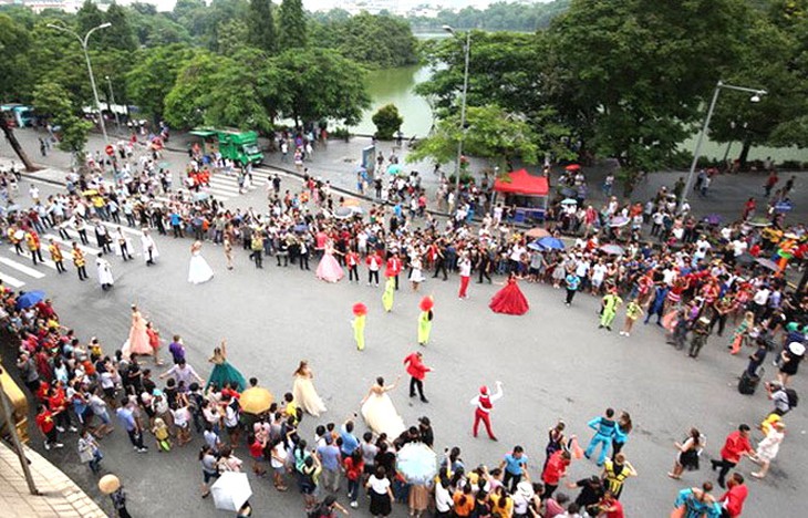 Hà Nội sắp tổ chức Lễ hội Du lịch 2022 nhằm kích cầu, thu hút du khách trong và ngoài nước - Ảnh 2.