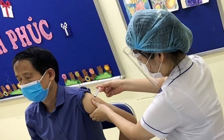 Hà Nội thêm hơn 8.100 ca mới, cứ 5 người có 1 người đã nhiễm COVID-19