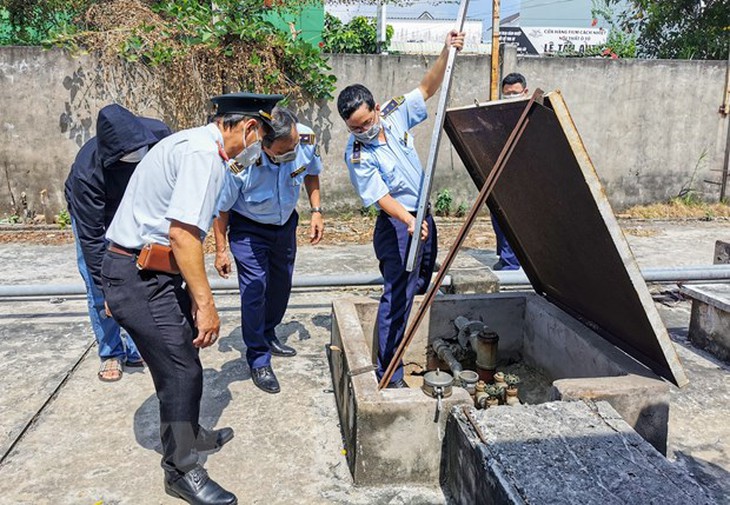 Phạt doanh nghiệp 220 triệu đồng vì bán xăng dầu không hợp quy chuẩn  - Ảnh 1.