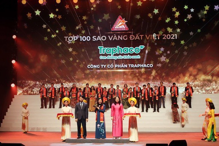 Traphaco được vinh danh top 100 Sao Vàng đất Việt 2021 - Ảnh 1. Traphaco được vinh danh top 100 Sao Vàng đất Việt 2021 - Ảnh 1.