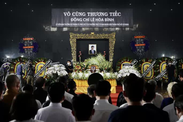 Hình ảnh Chủ tịch nước, lãnh đạo TP.HCM viếng ông Lê Hòa Bình