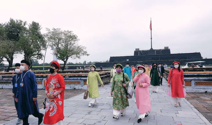 “Món quà" đặc biệt dành tặng chị em phụ nữ khi tham quan di tích Huế dịp 8/3 - Ảnh 1.