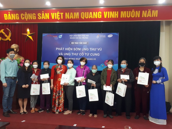 Phát hiện sớm và tầm soát ung thư vú và ung thư cổ tử cung - Ảnh 3.