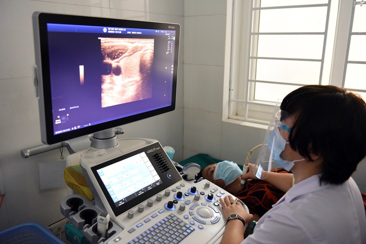Điều trị bướu giáp nhân lành tính bằng phương pháp tiêm cồn qua da dưới hướng dẫn của siêu âm - Ảnh 4. Điều trị bướu giáp nhân lành tính bằng phương pháp tiêm cồn qua da dưới hướng dẫn của siêu âm - Ảnh 4.