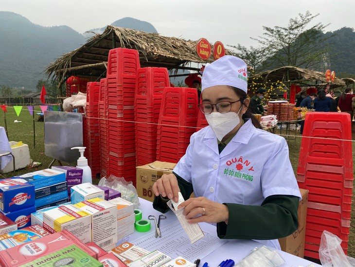 Tấm lòng của những người phụ nữ mang trên vai quân hàm xanh - Ảnh 5. Tấm lòng của những người phụ nữ mang trên vai quân hàm xanh - Ảnh 5.