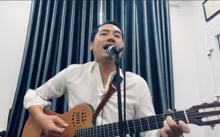 "Mẹ ta trả nhớ về không", quà tặng ngày 8/3 của ca sĩ Tuấn Hiệp gây xúc động
