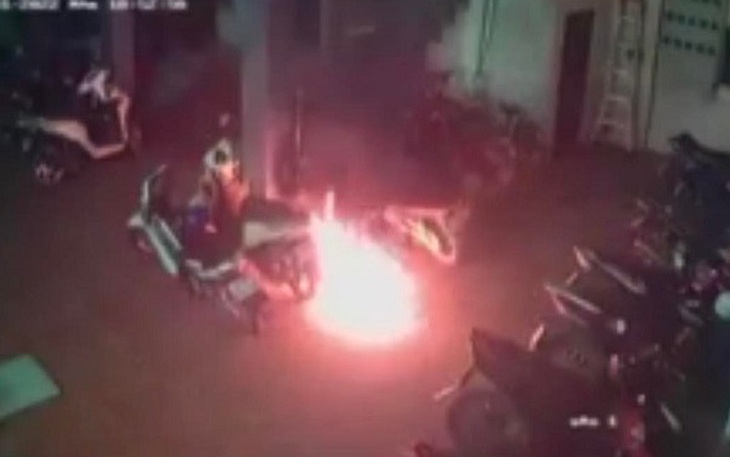 Hà Nội: Tạm giữ một phụ nữ nghi châm lửa đốt nhà làm 1 người chết ở Nam Từ Liêm