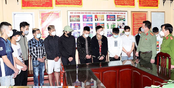 Các đối tượng trong đường dây cho số lô đề bị Công an tỉnh Hà nam bắt giữ.