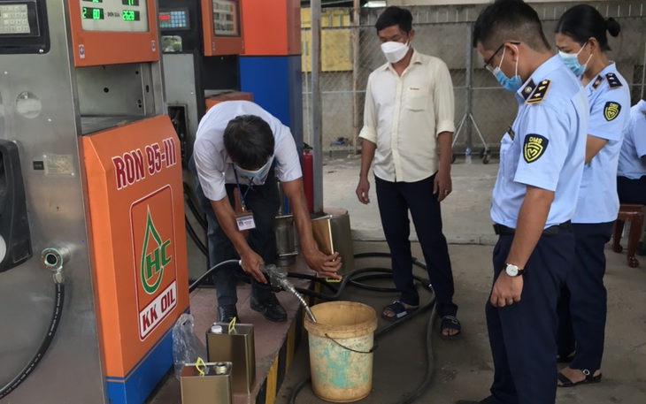 Xử phạt trên 328 triệu đồng vì bán xăng không phù hợp quy chuẩn kỹ thuật