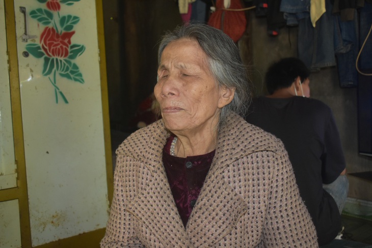 Người cựu binh già mong nhà không dột, để vợ mù cùng đứa cháu bệnh tật có 'giấc tròn' - Ảnh 6.