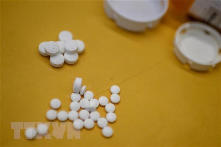 Thuốc giảm đau hạ sốt không làm giảm kháng thể chống COVID-19  - Ảnh 1.