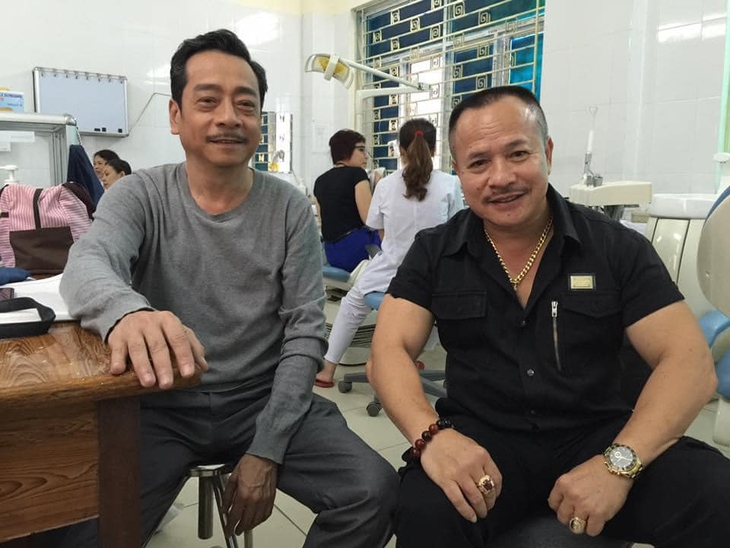 Diễn viên phim Người phán xử thương tiếc tiễn biệt Hùng Cá Rô: 'Anh đi gặp "sếp" Phan Quân' - Ảnh 3. Diễn viên phim Người phán xử thương tiếc tiễn biệt Hùng Cá Rô: 'Anh đi gặp "sếp" Phan Quân' - Ảnh 3.
