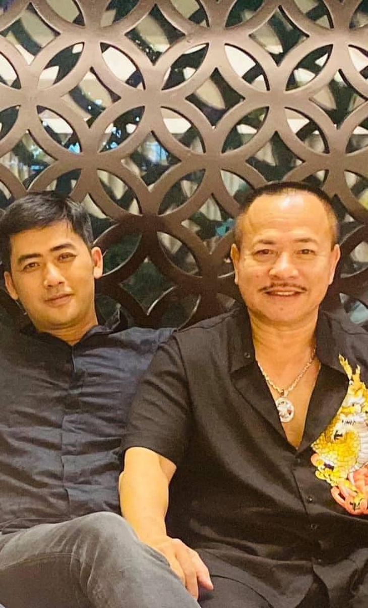 Diễn viên phim Người phán xử thương tiếc tiễn biệt Hùng Cá Rô: 'Anh đi gặp "sếp" Phan Quân' - Ảnh 5. Diễn viên phim Người phán xử thương tiếc tiễn biệt Hùng Cá Rô: 'Anh đi gặp "sếp" Phan Quân' - Ảnh 5.