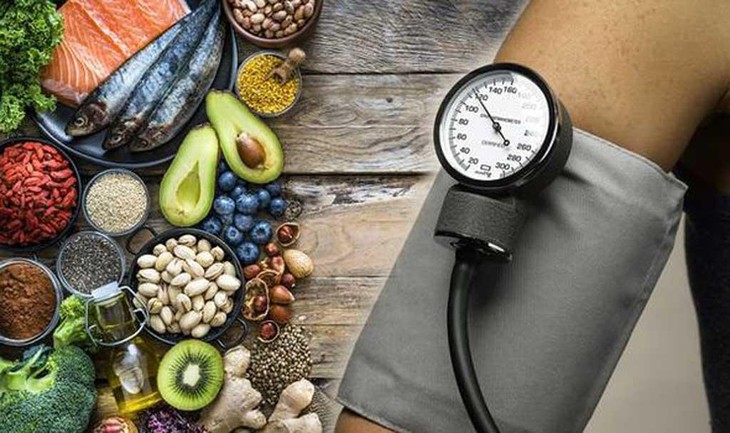 Bữa ăn ít carb có lợi cho người tăng huyết áp - Ảnh 2.