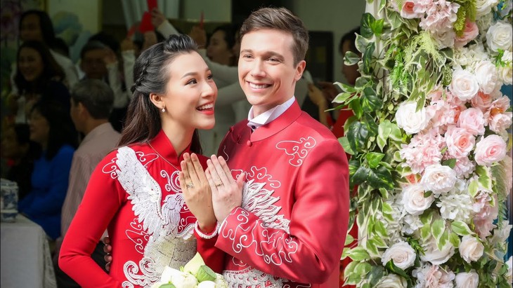 MC Hoàng Oanh: Xinh đẹp, tài năng và tình duyên lận đận - Ảnh 8.