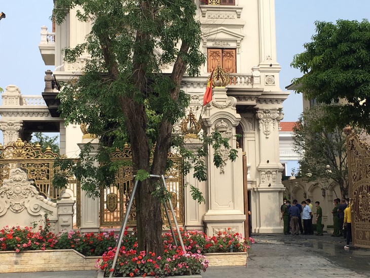 Vụ cháy biệt thự trăm tỉ ở Quảng Ninh: Nữ chủ nhân đã tử vong - Ảnh 4.