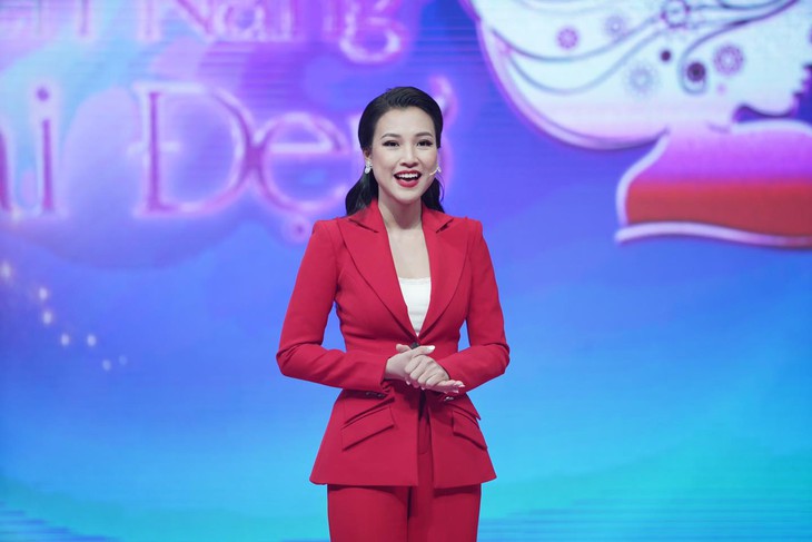 MC Hoàng Oanh ly hôn: Con là tất cả, bạn bè showbiz thành 'nơi nương tựa' - Ảnh 2. MC Hoàng Oanh ly hôn: Con là tất cả, bạn bè showbiz thành 'nơi nương tựa' - Ảnh 2.